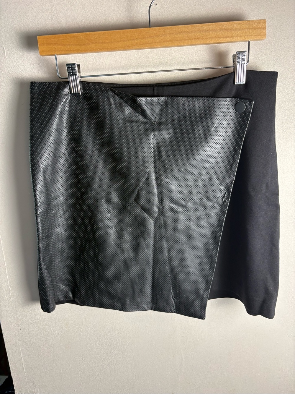 Club Monaco Black Faux Leather Perforated Wrap Mini Skirt Size 6